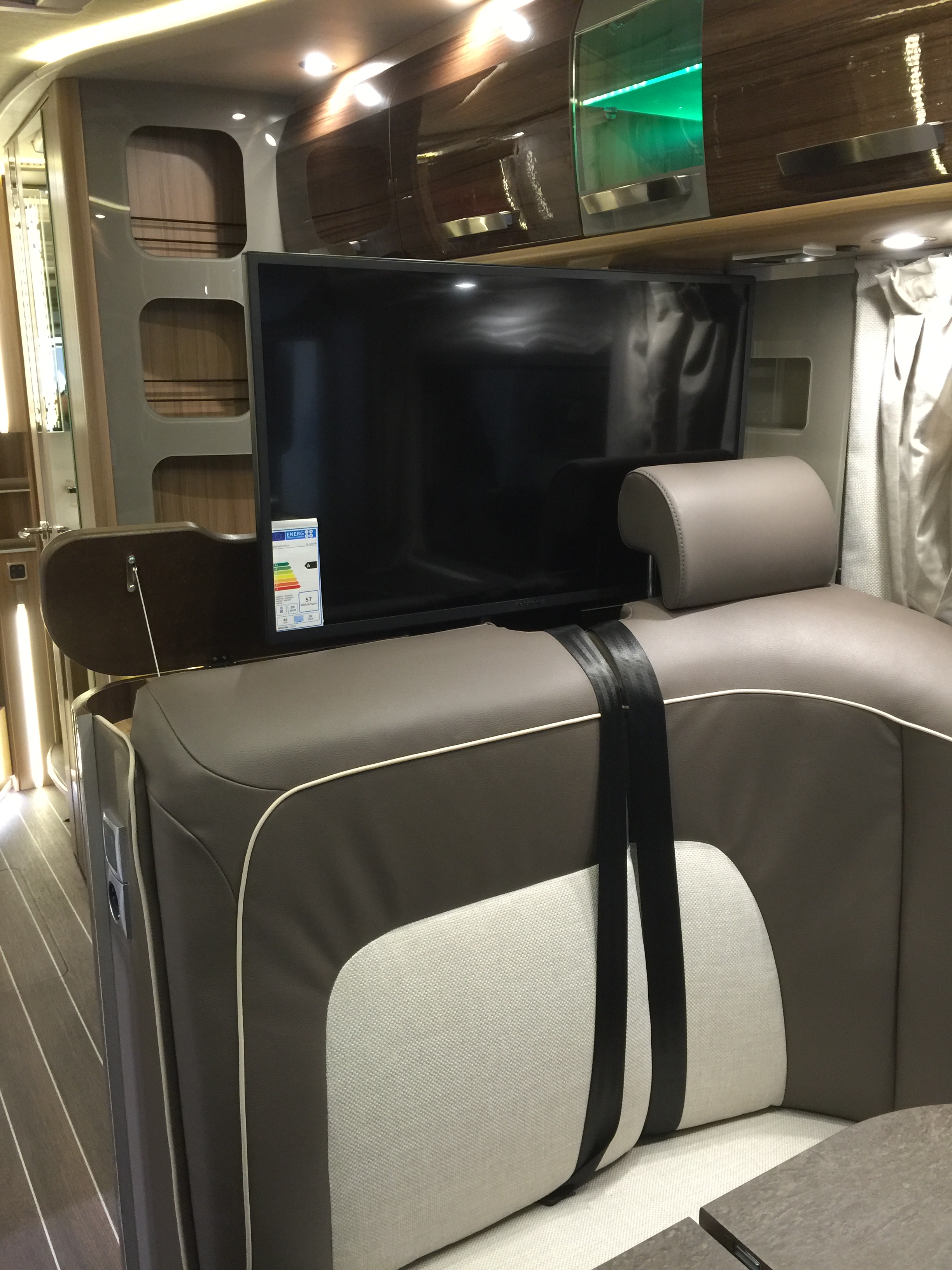 20160911_085216167_ios